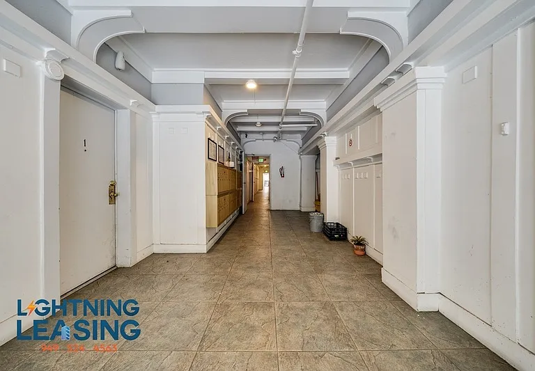1420 S Flower St #7 — Photo 5