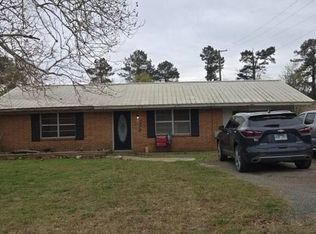 105 6th St, De Queen, AR 71841