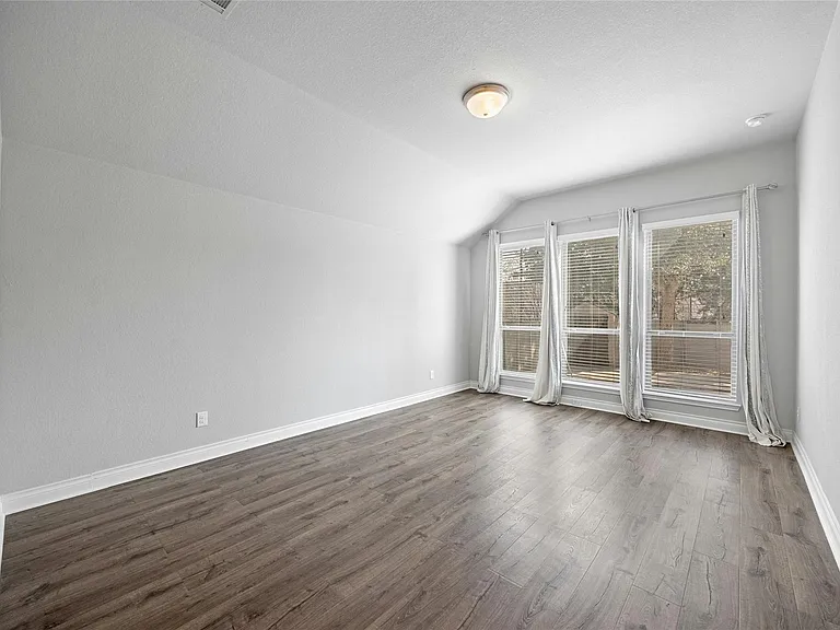 169 Belford St — Photo 16