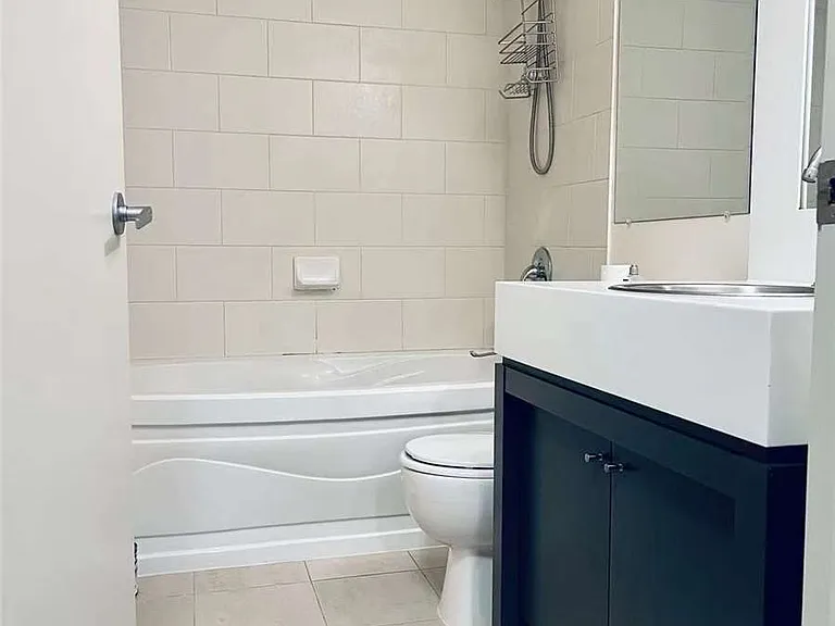 81 Navy Wharf Ct #3611 — Photo 6