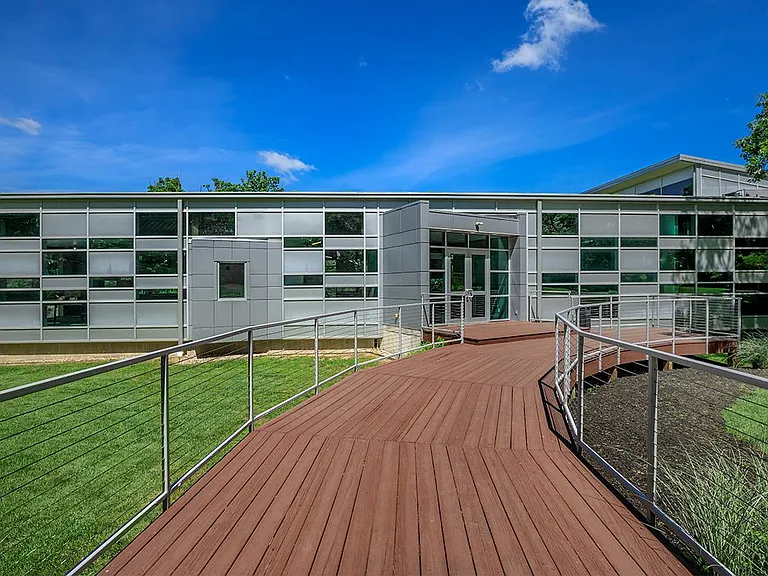 Bloom Apartments — Photo 24