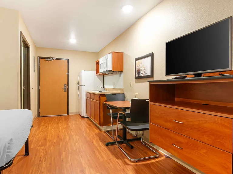 Studio Suite - 2 Full Beds
