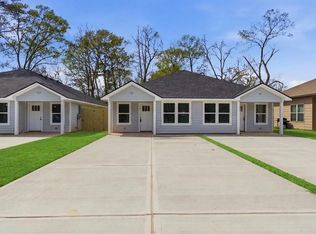 411 S 12th St, Conroe, TX 77301