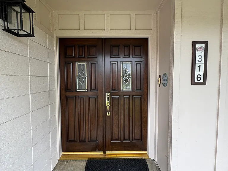 316 Cambridge Dr — Photo 3