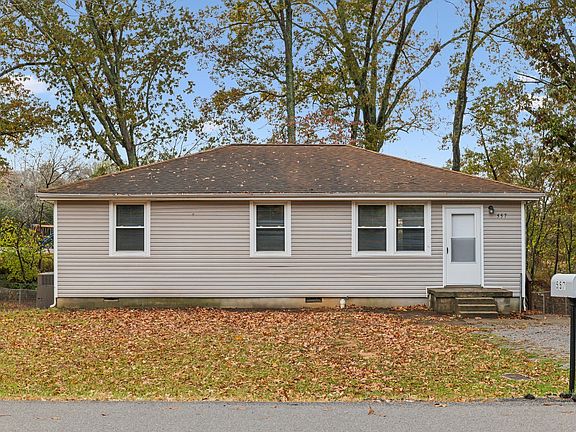 3rd image of 557 Caskey Dr