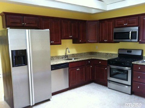 3rd image of 20 Hans Blvd
