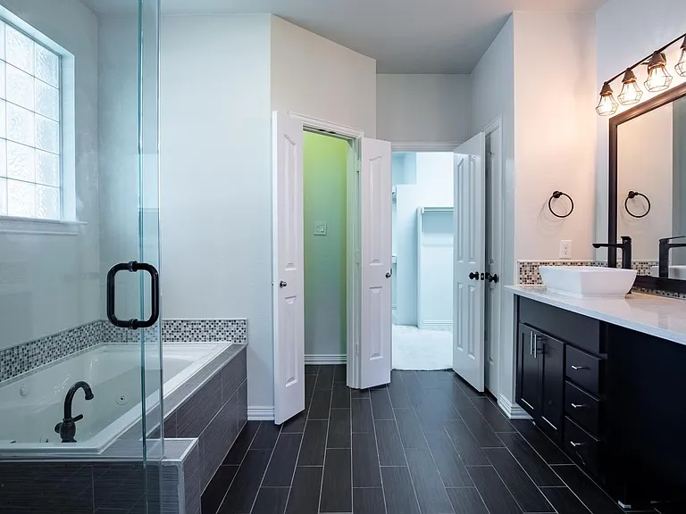 3820 Clearwater Ct — Photo 18