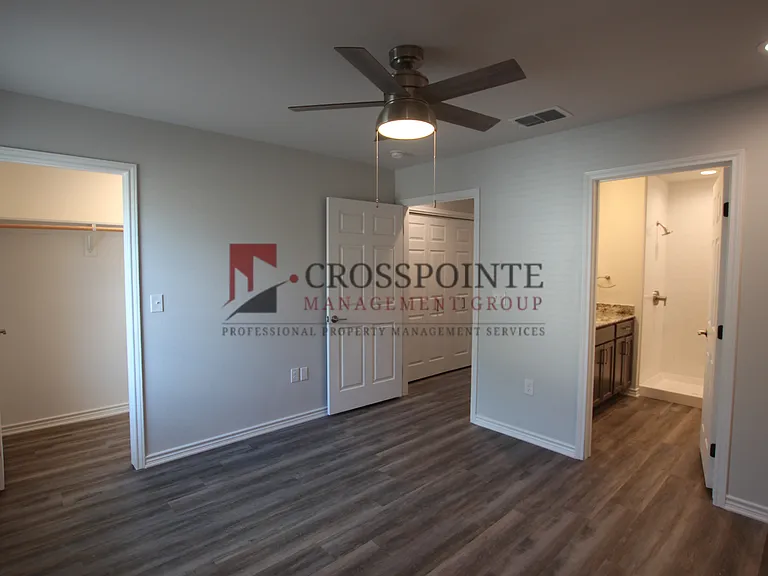 1927 Lindbergh Dr #301 — Photo 19