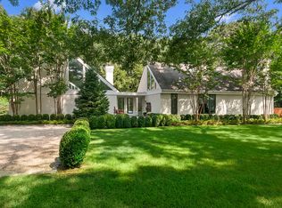 41 White Oak Ln, Southampton, NY 11968