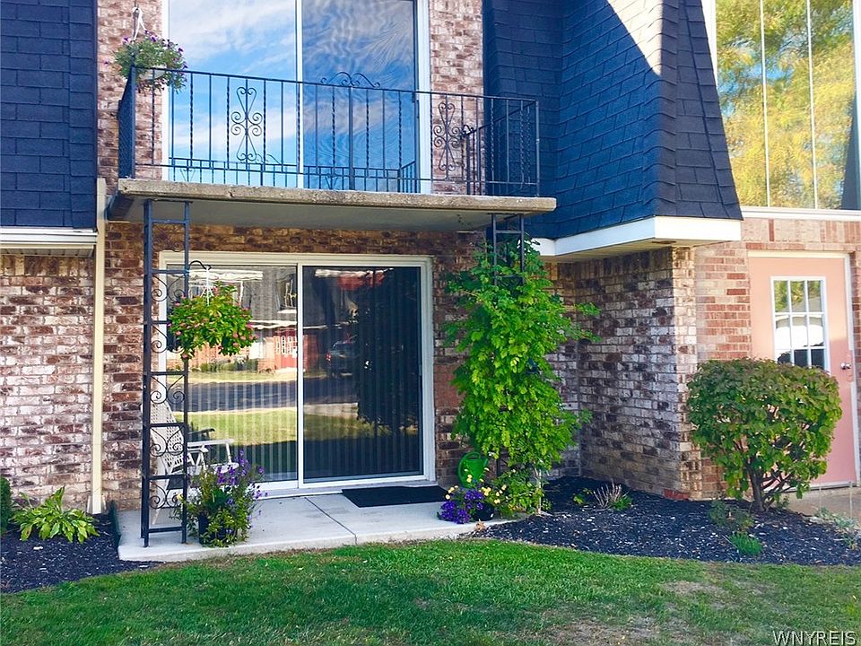 1st image of 74 Foxberry Dr S #A