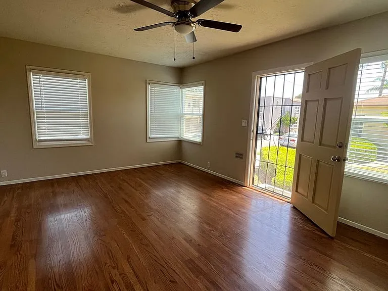 3910-3922 E Mayfield St — Photo 5