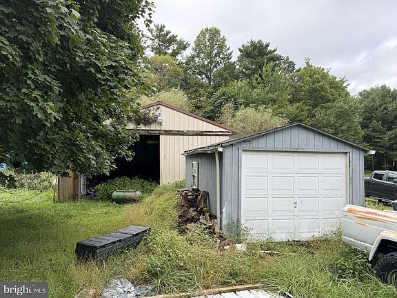 2nd image of 11682 Loop Rd