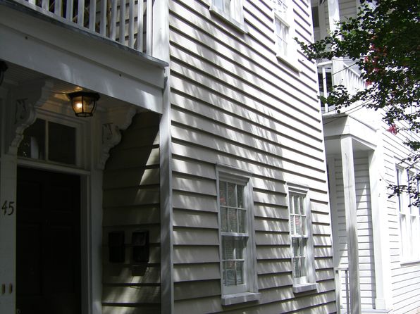 45 Elizabeth St #B