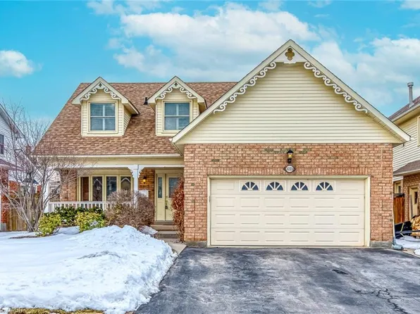 2223 Vista Dr, Burlington, ON L7M 3N5