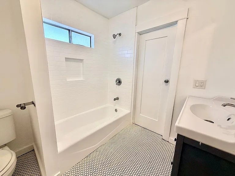 2471 W Ave 32 — Photo 17