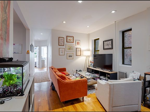 2nd image of 406 W 48th St #4F