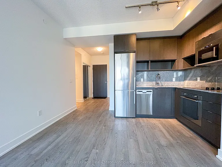 7 Mabelle Ave #3307 — Photo 2