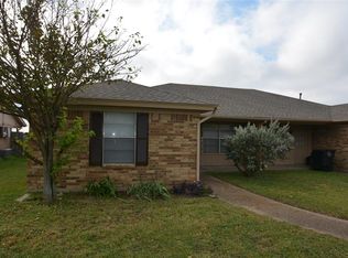 1402 N Nolan River Rd APT B, Cleburne, TX 76033