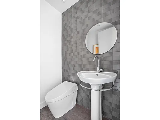 Rented by Platinvm Property Group New York | media 23