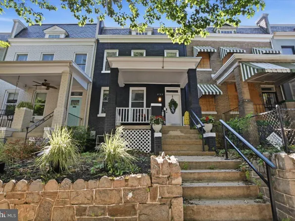 939 15th St SE, Washington, DC 20003