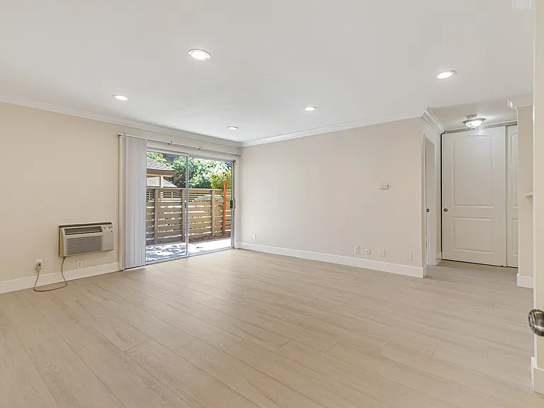Santana Place — Photo 8