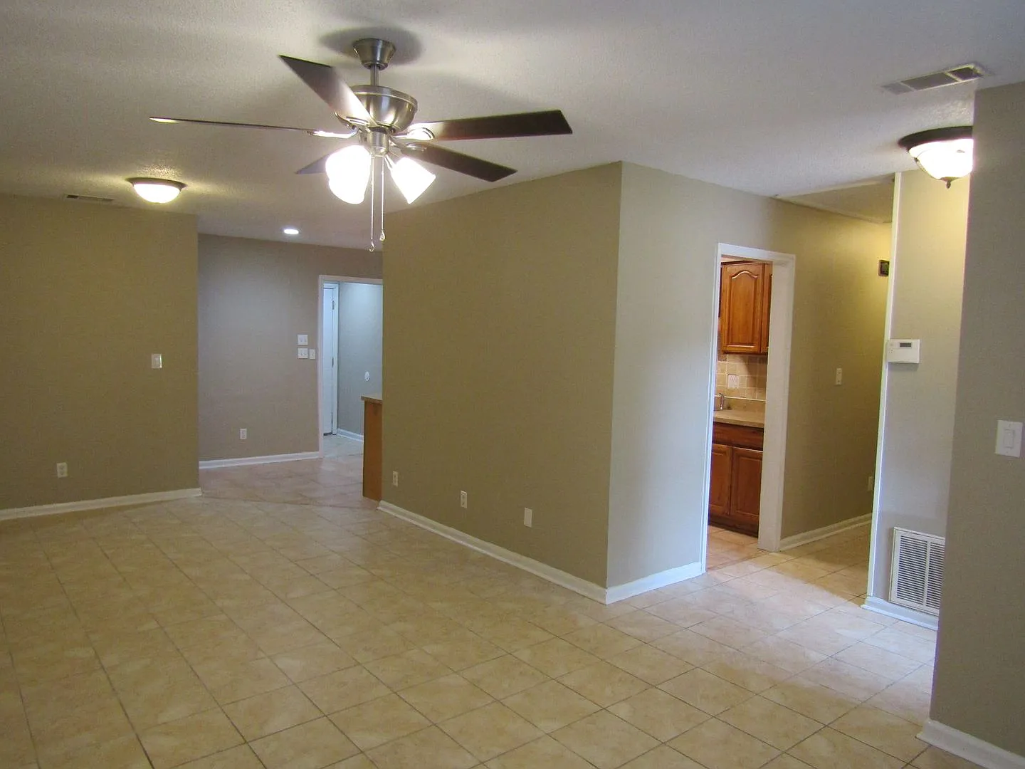 255 Garden Circle — Photo 4