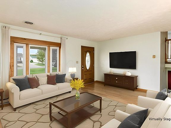 5th image of 15737 Meadowbrook Dr