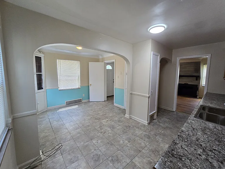 15205 Maplewood Ave — Photo 12