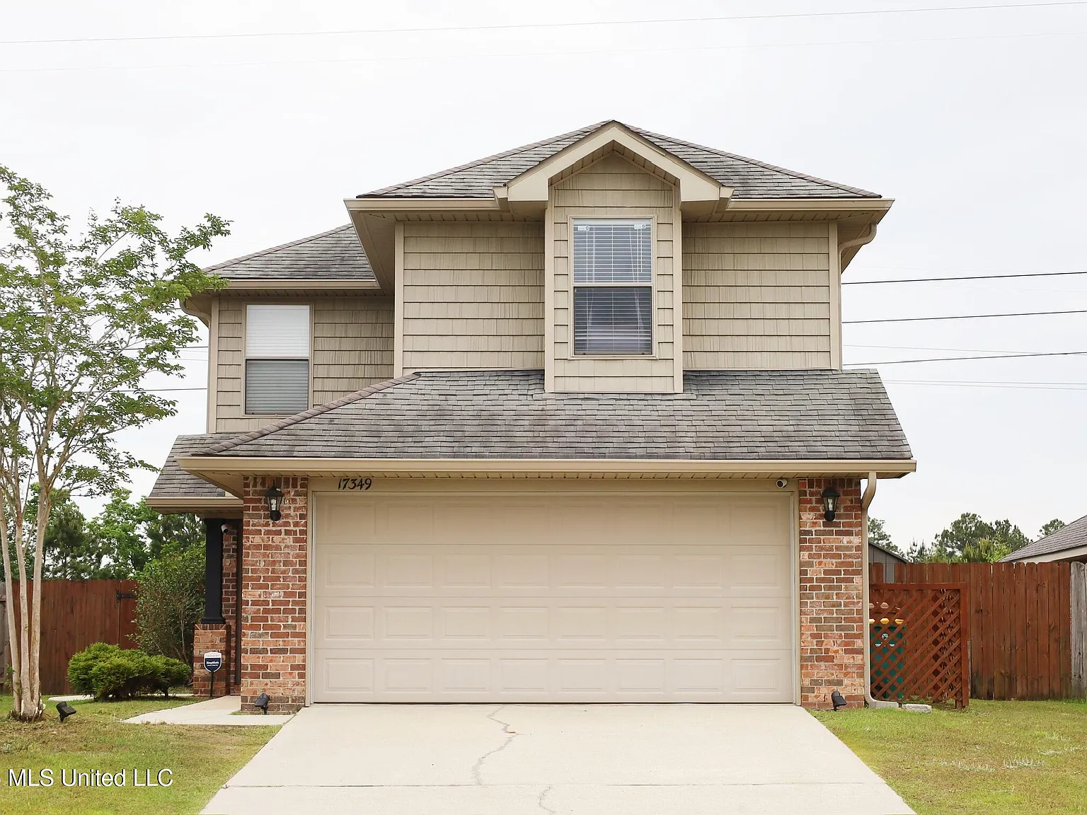 3 bed, 2.5 bath, 1535 sqft, $2,100 — Photo 1