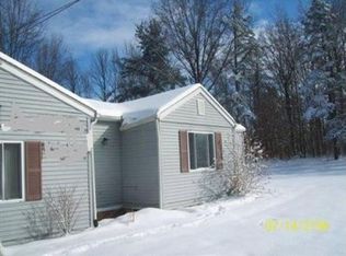 8793 Fewtown Rd, Deerfield, OH 44411