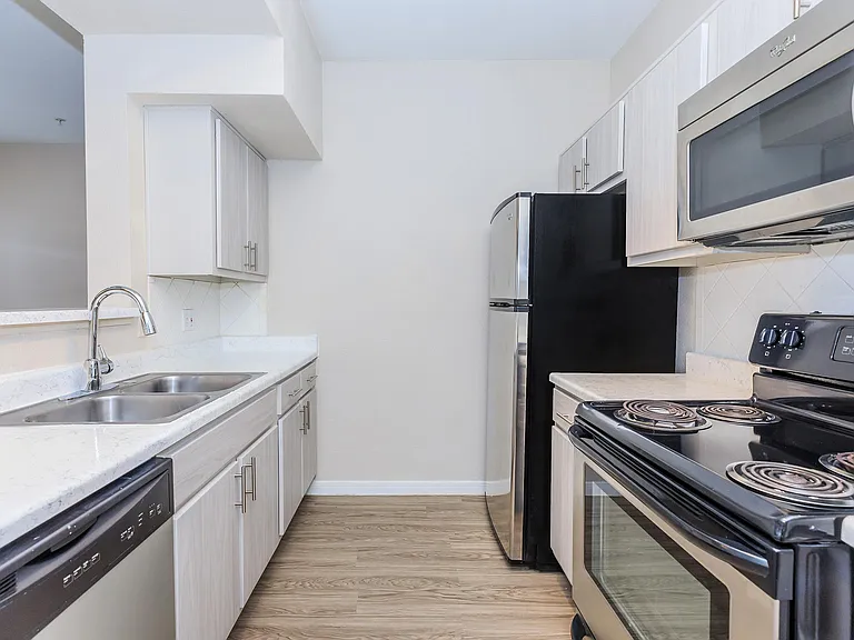 Residence at Westchase — Photo 42