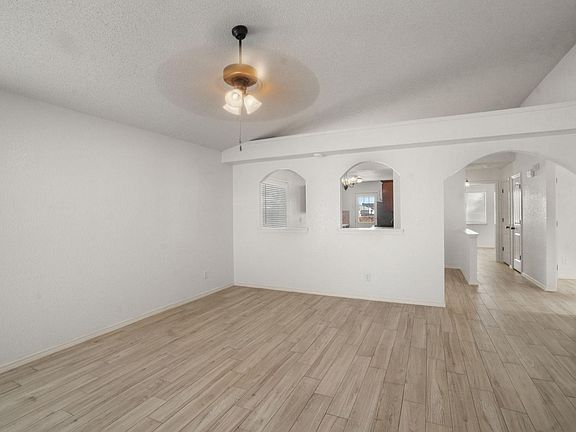 5th image of 4628 Lorenzo Ponce Dr