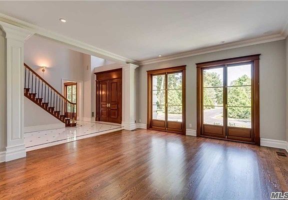 5th image of 8 Fairway Ct