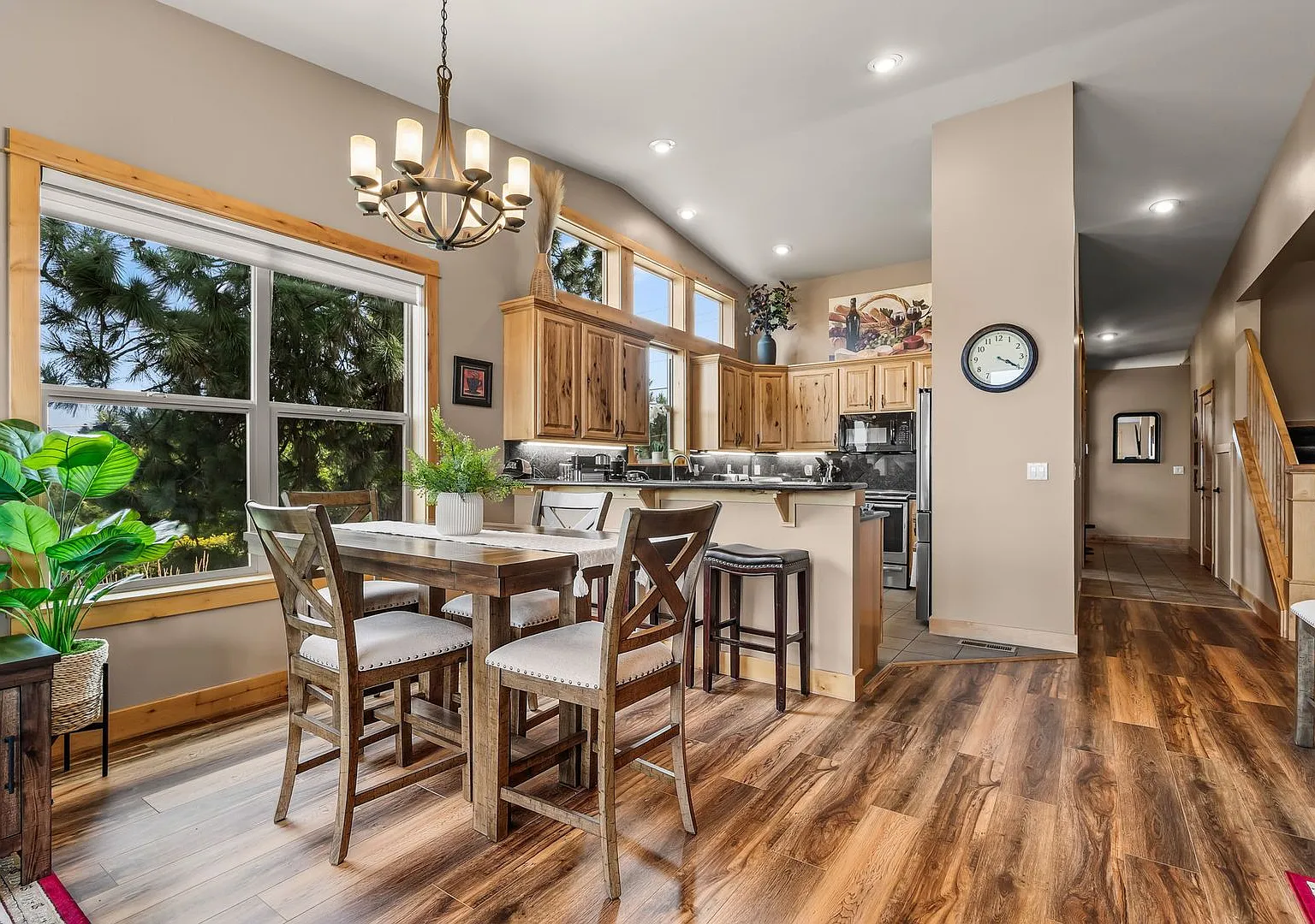 3 Bed 2.5 bath plus Office/den-Townhome-River Views — Photo 4
