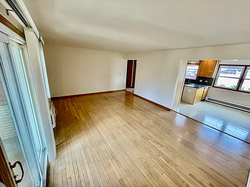 5448 W Higgins Ave Photo 1