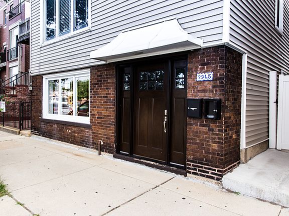 3rd image of 2945 N Ashland Ave #1