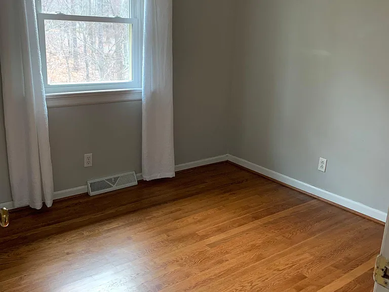 145 Georgetown Grn — Photo 8