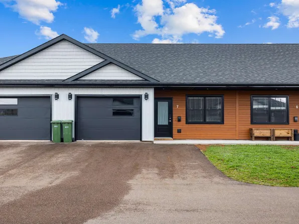 19 Muttart Dr #7, Cornwall, PE C0A 1H0