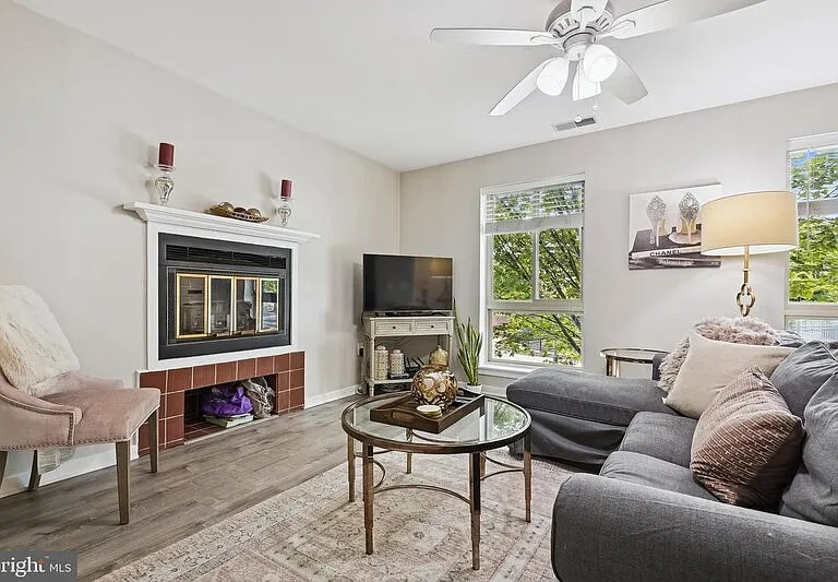409 S Sharp St #R-5 — Photo 3