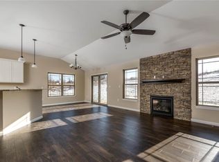 2470 Wimbledon Estates Dr, Festus, MO 63028