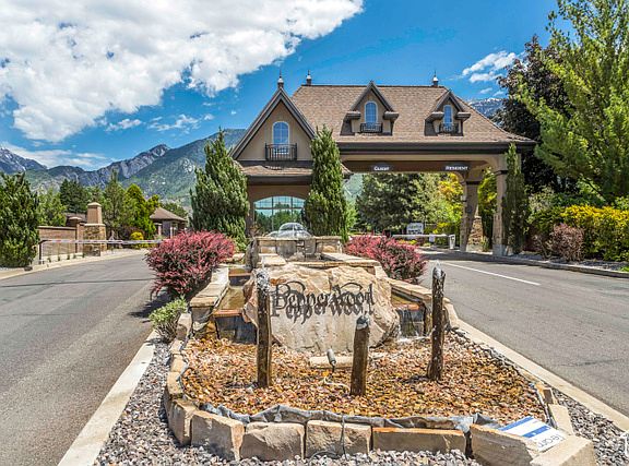 2nd image of 8 S Mountain Wood Ln