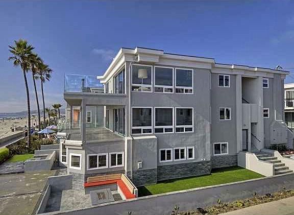 3rd image of 2975 Ocean Front Walk #2
