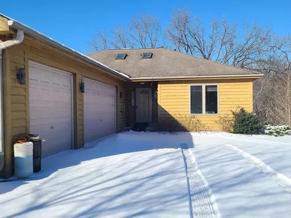S82W22880 Parkwood TRAIL, Big Bend, WI 53103