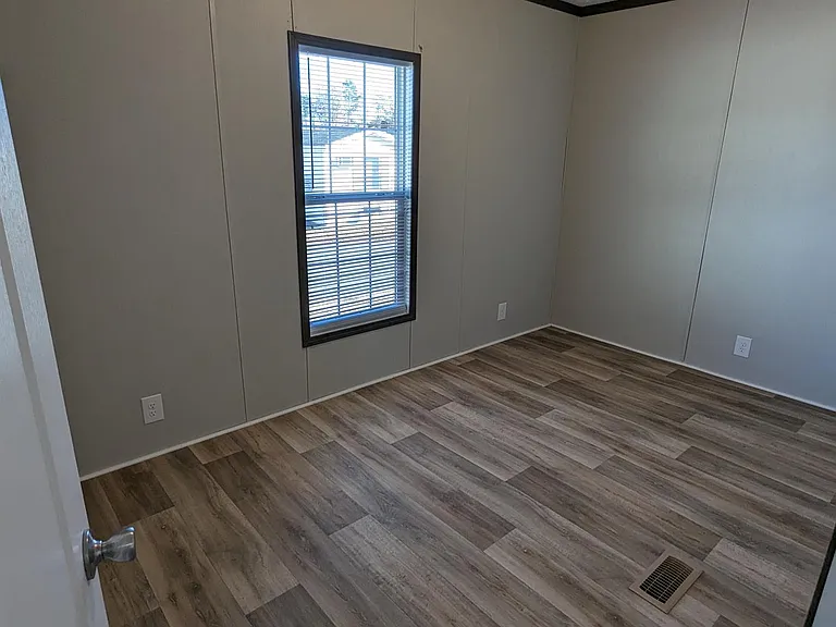 154 Callaway Ln — Photo 39
