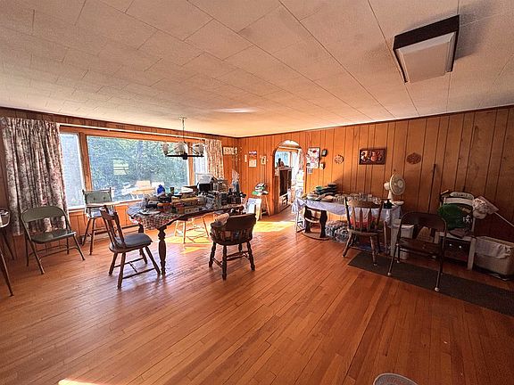 3rd image of 559 Flaghole Road