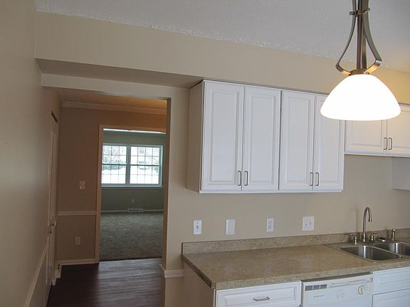 3rd image of 68 Forest Garden Dr APT 4