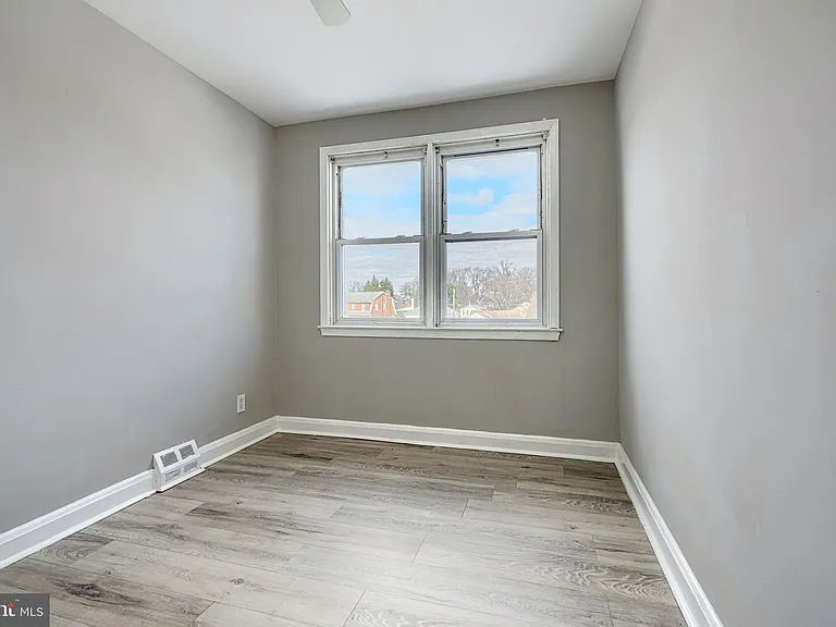 165 Hampshire Rd — Photo 14
