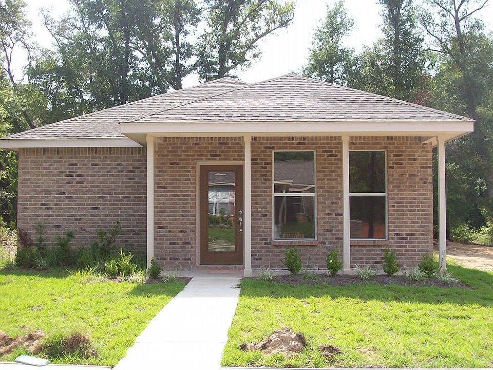 1st image of 2932 Magnolia Dr