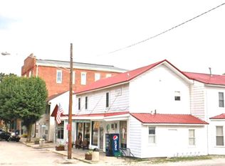 17 W Main St, Spring Valley, OH 45370