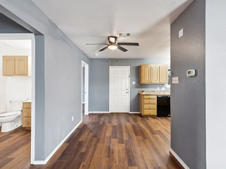 1502 Sharron Ct — Photo 20